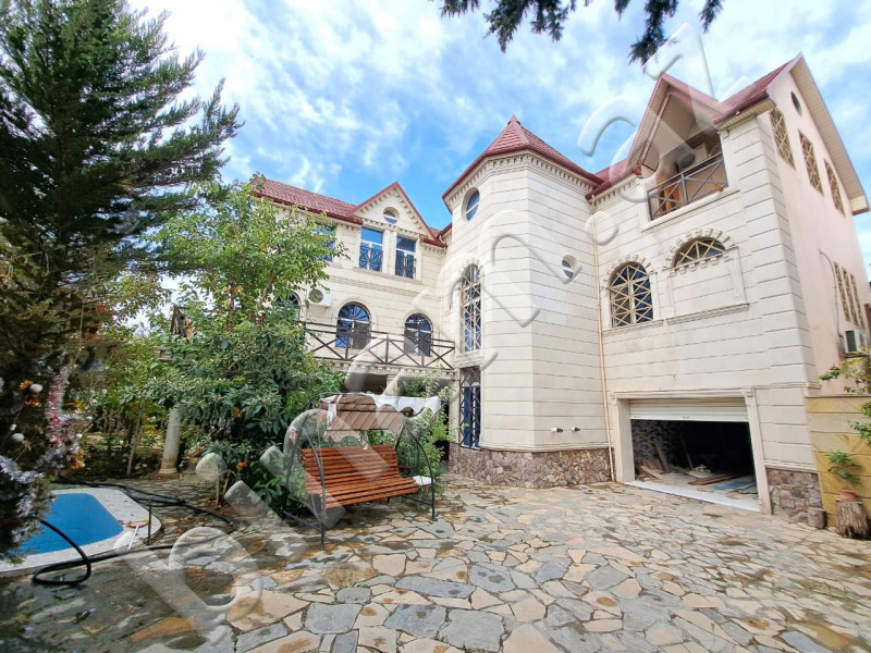 12 otaqlı Villa / Həyət evi, Kirayə (aylıq), Bakı, Səbail