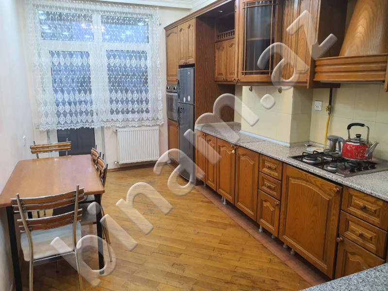 3 otaqlı Yeni tikili, Kirayə (aylıq), Bakı, Yasamal, Nizami