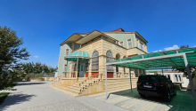 8 otaqlı Villa / Həyət evi