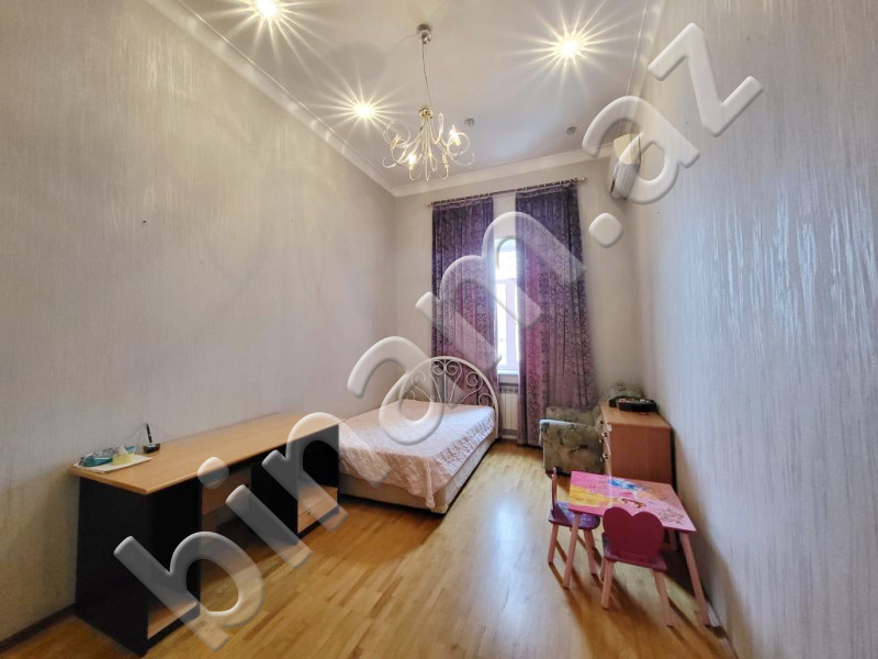 4 otaqlı Köhnə tikili, Kirayə (aylıq), Bakı, Səbail, Sahil