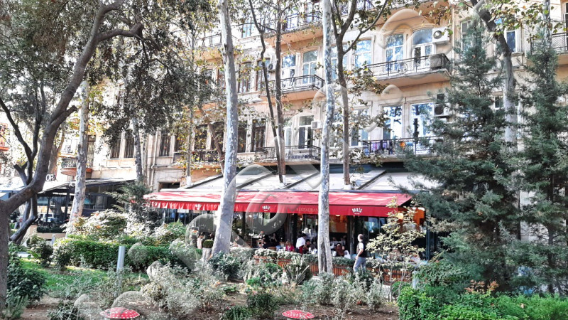 4 otaqlı Köhnə tikili, Kirayə (aylıq), Bakı, Səbail, Sahil