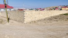 11 sot Torpaq, Satış, Bakı