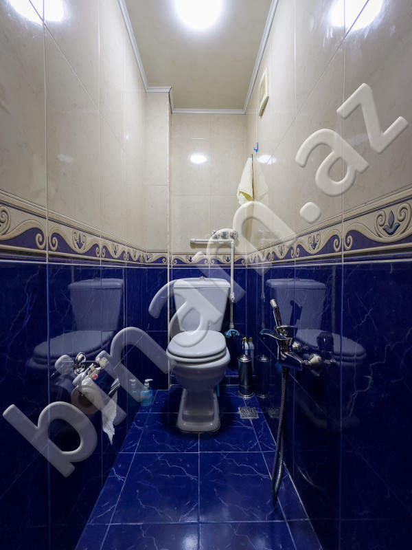 5 otaqlı Köhnə tikili, Satış, Bakı, Binəqədi, Azadlıq pros.