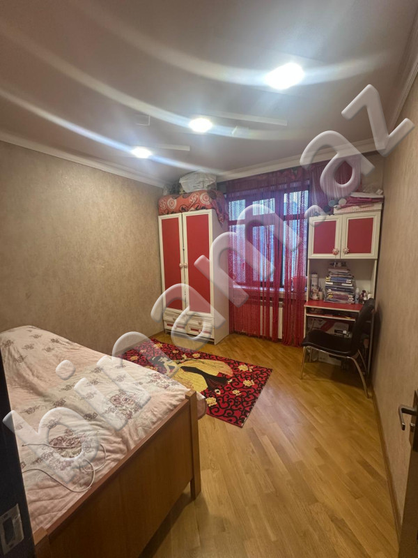 4 otaqlı Köhnə tikili, Satış, Bakı
