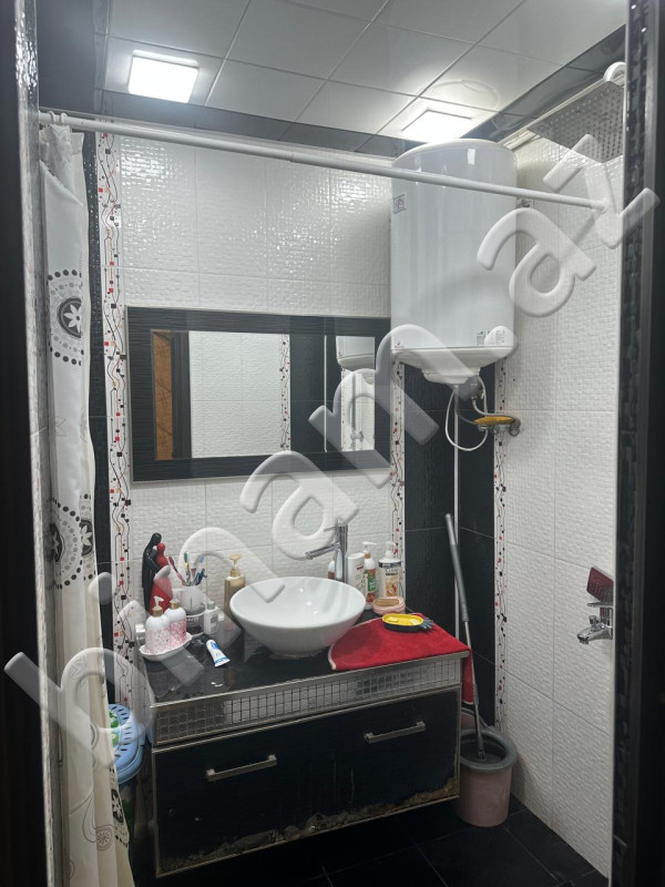 4 otaqlı Köhnə tikili, Satış, Bakı