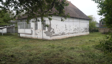 15 sot Torpaq, Satış, Qəbələ