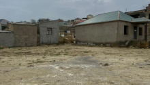 3 sot Torpaq, Satış, Abşeron