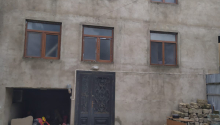 8 otaqlı Villa / Həyət evi