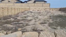 12 sot Torpaq, Satış, Abşeron