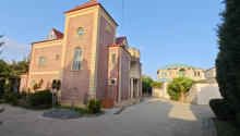 8 otaqlı Villa / Həyət evi