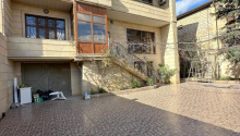 8 otaqlı Villa / Həyət evi