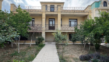 9 otaqlı Villa / Həyət evi