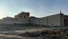 3 sot Torpaq, Satış, Abşeron